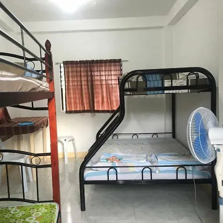 Moalboal Backpackers Hotel
